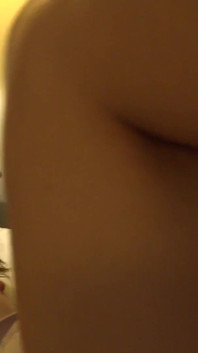 Schau zu, wie diese mädchen darum bitten, dass papi sie mit sperma füllen kann