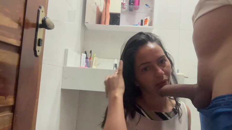 Xhacamisinha: Fundul Lacom Vrea Penisul Gros Înăuntru Și Se Umple De Spermă Ieșind...