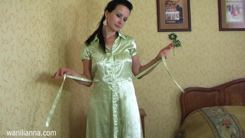 Wanilianna: Bored housewife gets wild