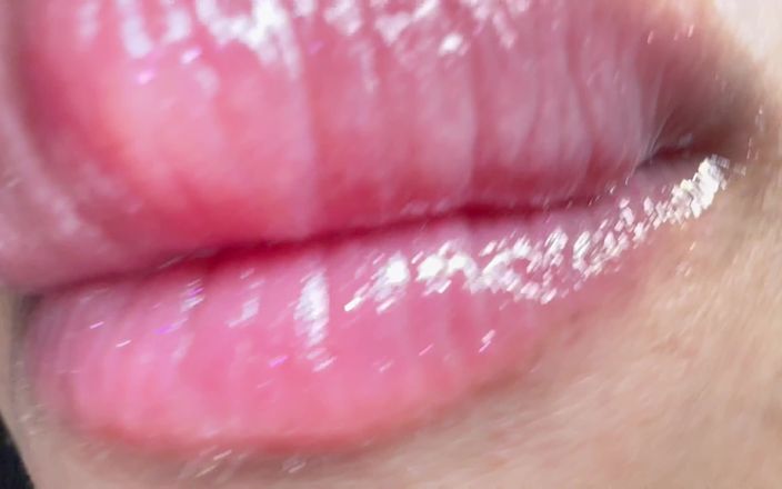 Asmr_mouth: Giganta toma a este pequeño hombre en su boca