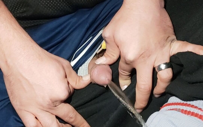 SmokedAlloy2: Ultra Smutsig Dirtyjunkbro Urinerar I Sina Strumpor Och Sportskor