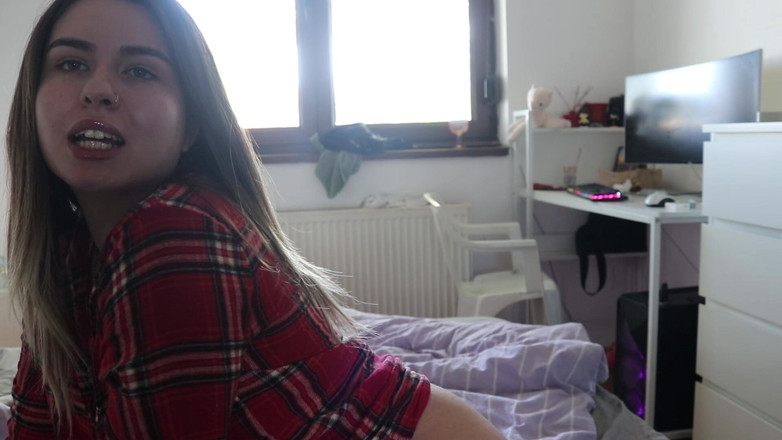 NipsAndStrips: Nahá prdící joi