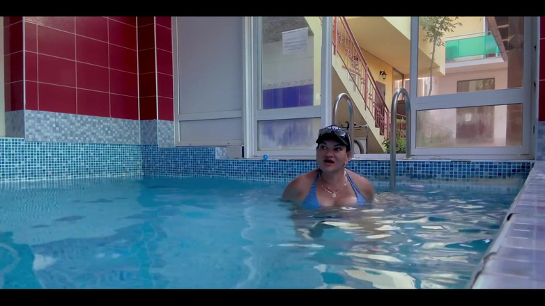 KarmenMilf: Extremo en la piscina