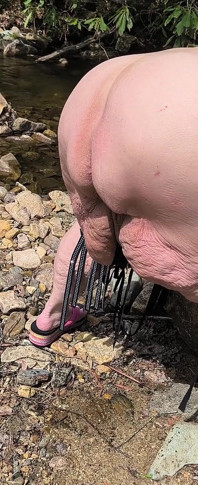 Es gibt einen fremden, der von diesem wilden küken pissen wird?
