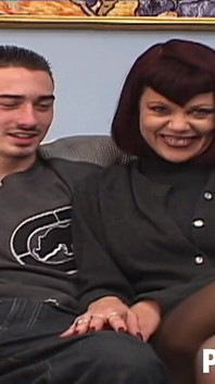 Sexy MILF Pornohvězda Rubee Úterý Má Sex s nevlastním synem