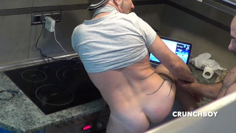 FRENCH STRAIGHT BOYS FUCKING GAY: Dientot tanpa basa-basa sama oy si wanita dewasa di dapur