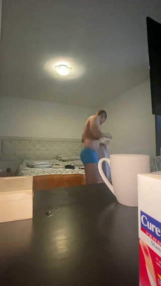 Tomas Styl: Merekam pacarku waktu aku lagi nggak di rumah