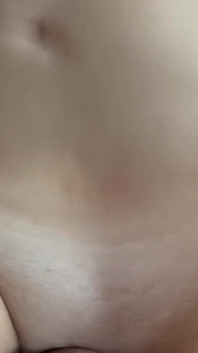 Moglie pawg scopa un enorme cazzo da 10 pollici e si prende la sborra in bocca