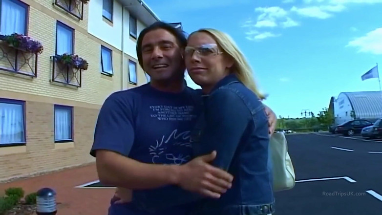 Road Trips UK: Wycieczka do Swansea: April &amp; Sandie Caine