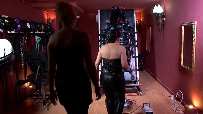 Videos Medical y Sado: Ukarany poważnym zestawem i pod suszarką z kapturem