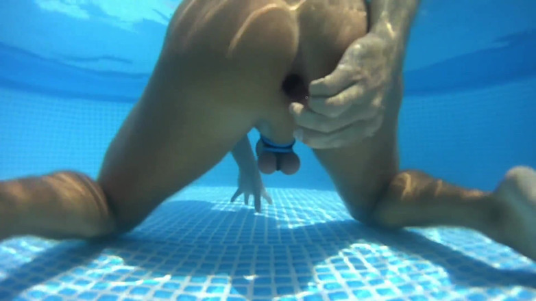 Latex Toys: Cum in the pool 2