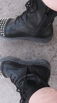 Fotos de mis pies en calcetines y desnudos