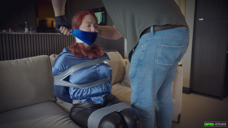 Gag Attack: Daisy - sekreterare band bondage