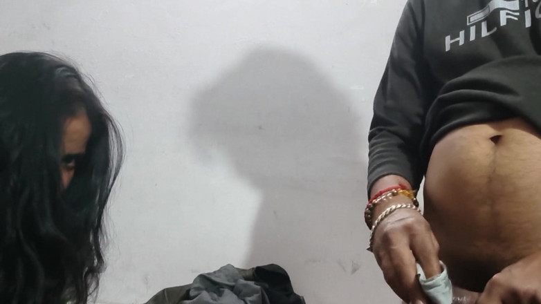 Desi stepfamily: デシ超ホットセクシーな大学卒業後女子塾教師