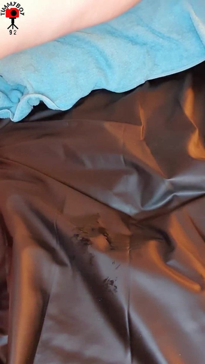 Timmyboy: Timmyboy probiert riesiger latex-ballon, aufblasbarer dildo - Pumpen-dildo