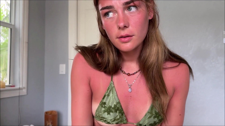 Alex Adams: Accidente de quemaduras de sol en la pequeña hermanastra - Arabella...