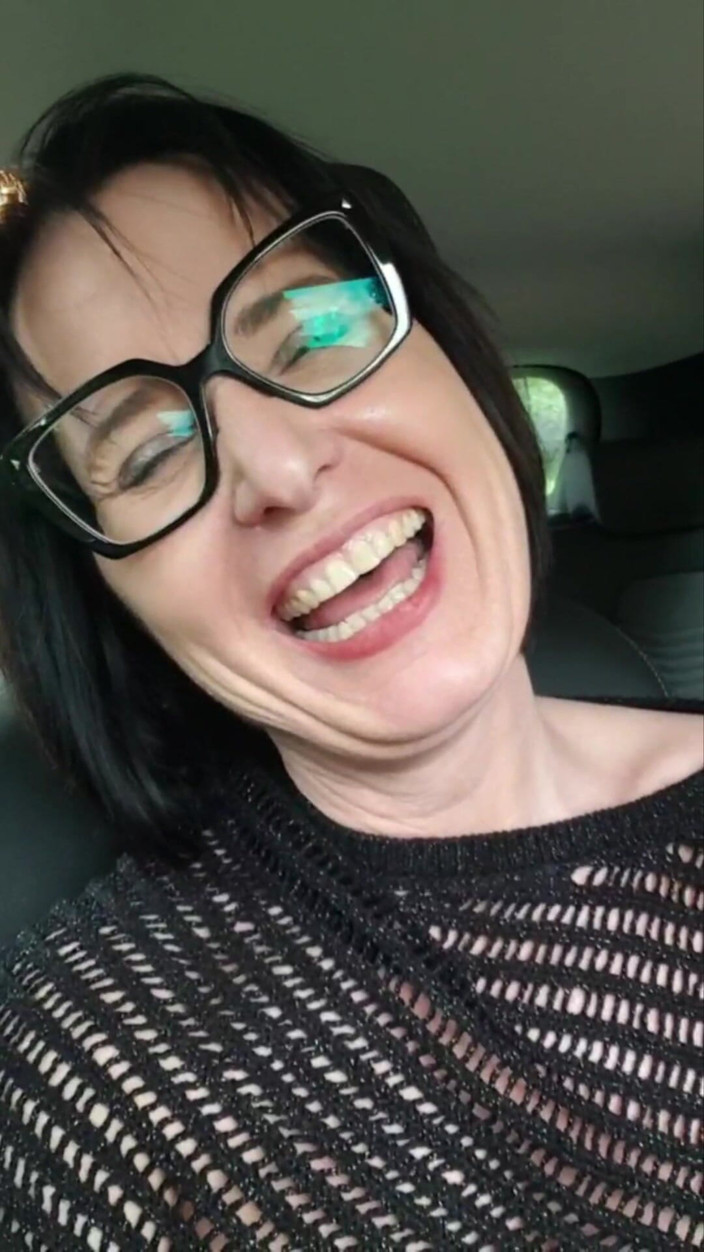 JulieEroticDress: Поймал бегун