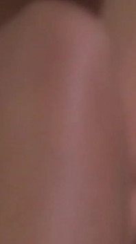Blonďatá kočička deepthroats pulzující péro s slintající vášní