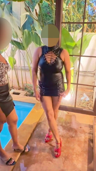 Siya India dan Seema Bhabhi Seks Lesbian Dengan Strap On Dildo Hindi