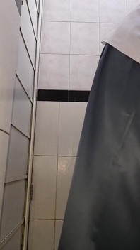 Travestit asiatic se masturbează și poartă spermă Slippery Student Uniformă