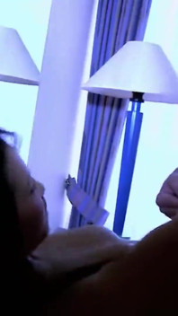 Uma secretária gostosa fode chefe e menina rabuda é fodida com força