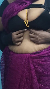 Sinh nhật vợ quản lý Tamil ngoại tình với nhân viên công ty, dì Ấn Độ làm tình lãng mạn, dì Mallu chơi kiểu chó