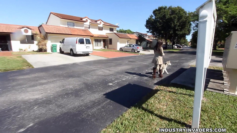 Pawg Queen: Nosy Neighbors