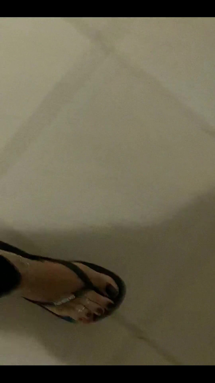 KiffaFeet: 带着这种完美的黑色修脚回家
