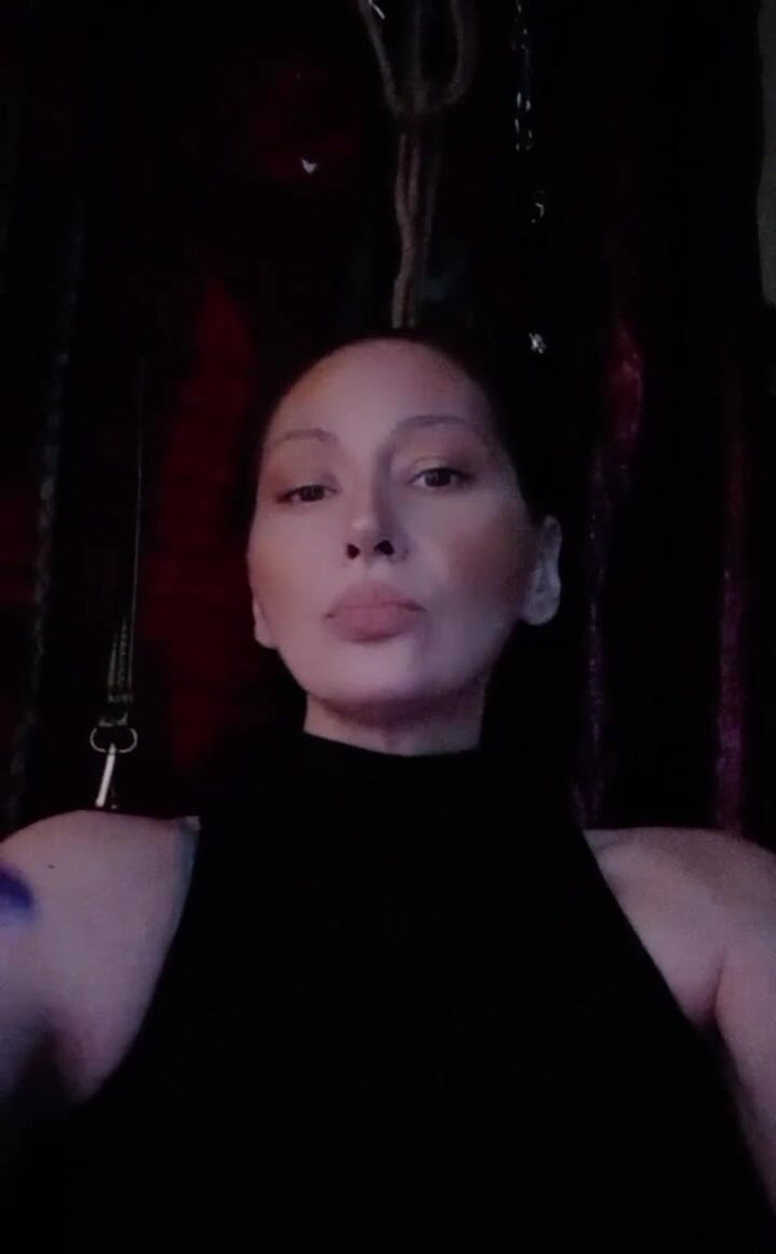 Dominatrix Redsonyja: 너와 내 쾌락을 위해 해변에서 섹스하는 동안 최고의 핫한 소녀가 되기 위한 약간의 훈련, 물에 젖어