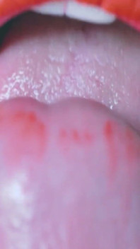 Rode lippenstift pijpbeurt