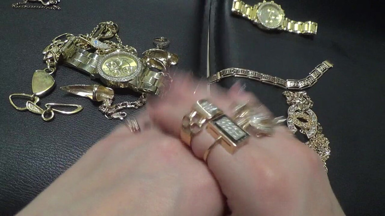 Goddess Misha Goldy: Golden jewelry and hand fetish