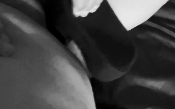 iFaceless4u: Pomalé a hluboké dildo