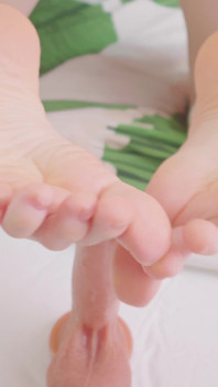 Fishnet & Barefeet Footjob by Goddess Karneli