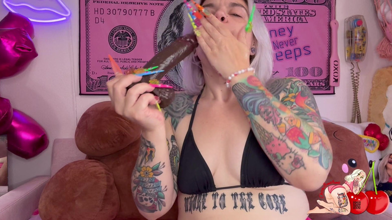 CherryBombBomb: Gorge profonde baveuse, fétiche, crachats, séance d’asmr