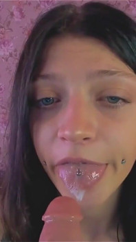 Ahegao ve tükürük ile ıslak sakso şu anda ihtiyacınız olan şey!