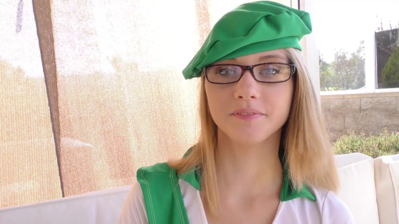 Perv Milfs n Teens: Hannah Hays is gewoon een geile slet in een schattige...