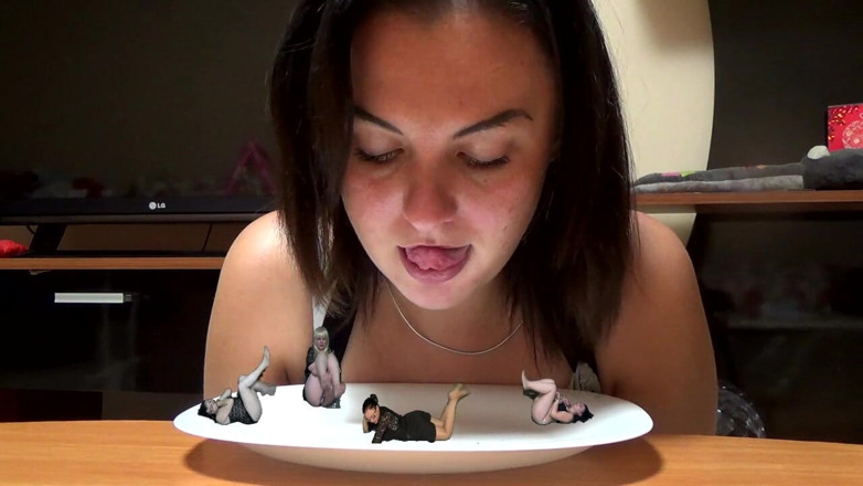 Goddess Misha Goldy: Aku akan makan 4 gadis. Mmm Yummy!