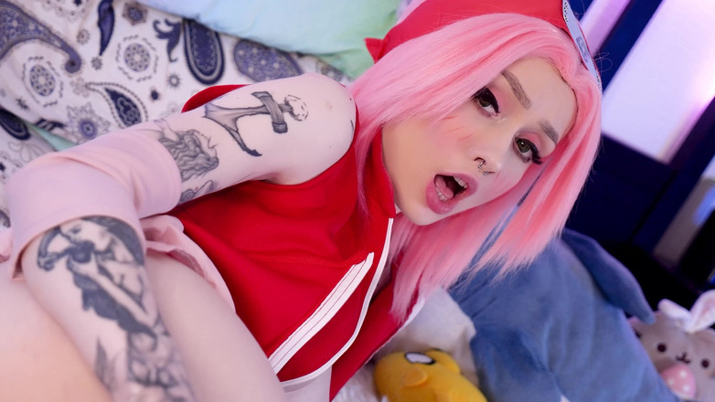 Eva Barbie: Sora vitregă mă roagă să ejaculez în curul ei