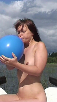 Blow2popp Telanjang Di Tasik
