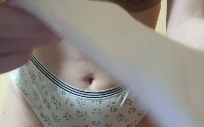 ElzaKom: Tôi là Elza Kom, và tôi có thể cho bạn...