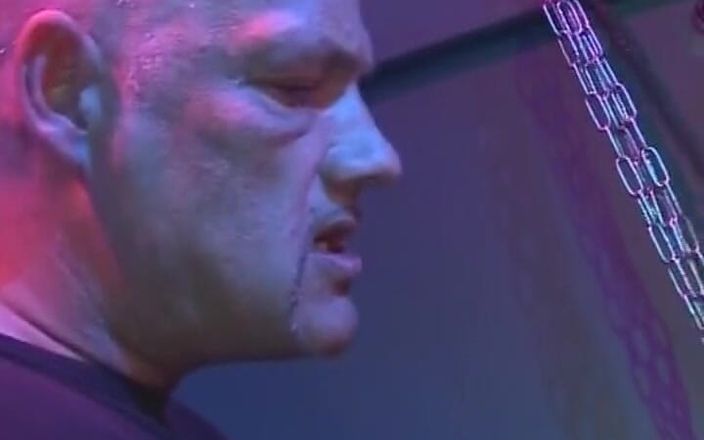 Deutsche XXX Filme: Amarradas putas alemãs desfrutando duro quarteto bdsm