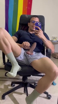 Muskulös bisexuell med kuk xxl