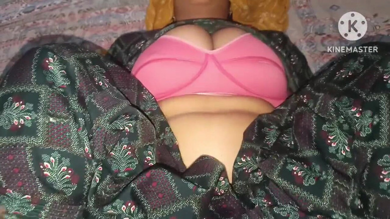 Kavita69: Sto scopando duramente la mia matrigna, la matrigna mi manca...