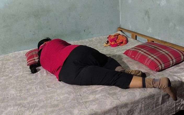 SAFI-SEXY: První sex desi vesnického nevlastního bratra a nevlastní sestry