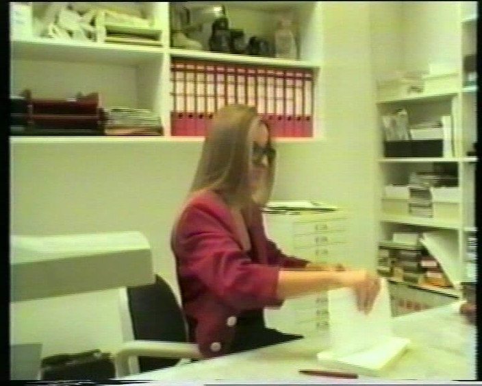 Under German Roofs: गीली चूत वाली जर्मन रंडी अपनी चूत को फैलाती है 10