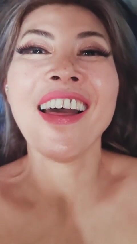 Chinese mom: Chinese mature model taking a huge creampie in her pussy
