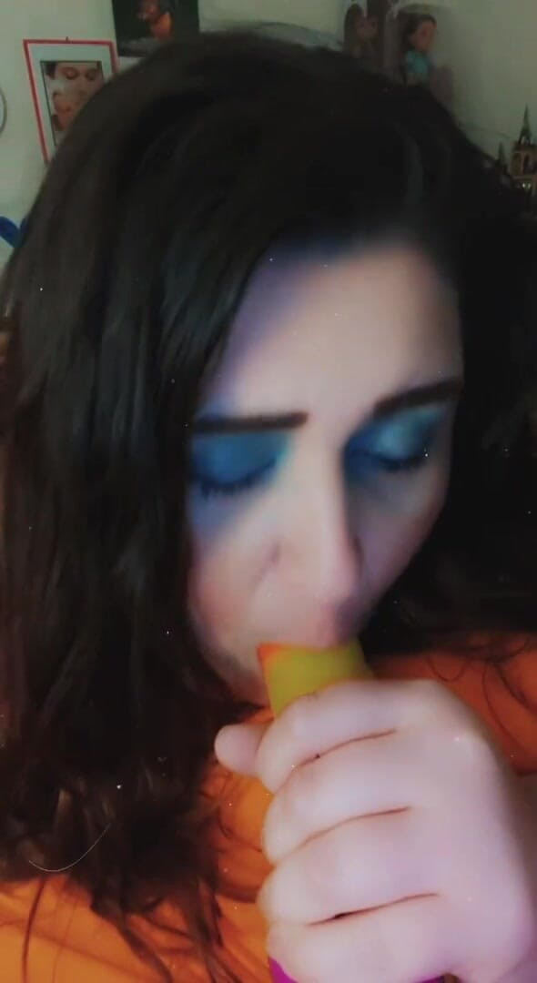 Nikki Danzig: Une salope SSBBW pratique l'oral