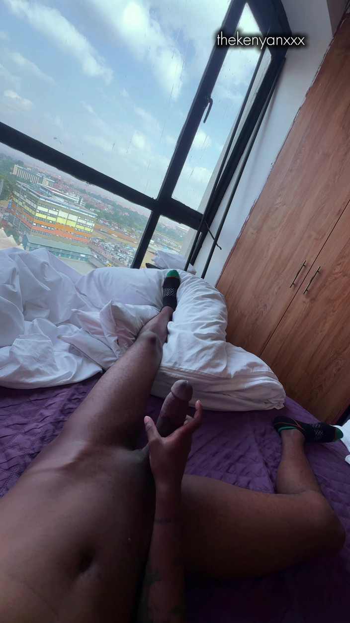 THEKENYANXXX: My New Ebony Neighbour Came to Say Hi but Met...