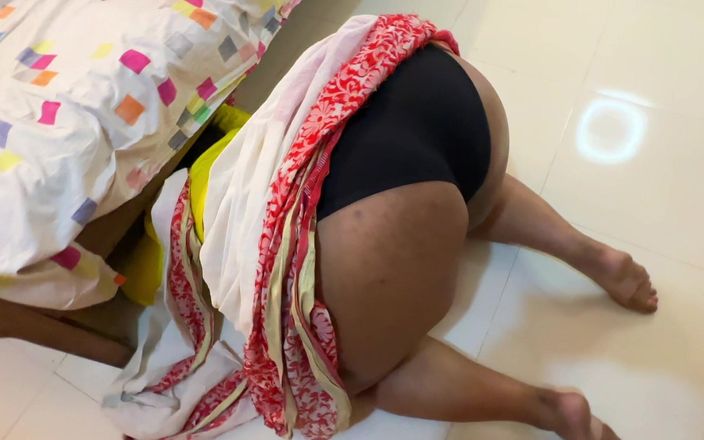 Aria Mia: 泰米尔 bhabi 与大屁股性交硬