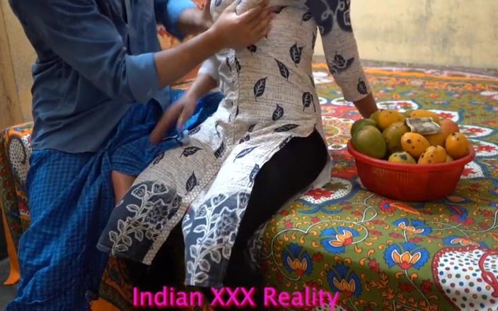 Indian XXX Reality: 德西村与一个德西男孩发生性关系